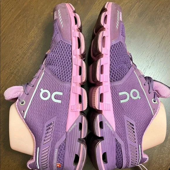 On Running Cloud Flyer Women’s Purple and Pink Sneakers 9 - Picture 7 of 10
